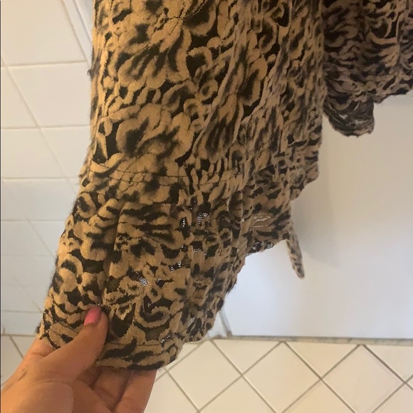 Fancy, soft lace style dress! - Picture 5 of 7